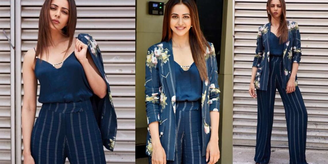 Fashionable Dresses for More youthful Women