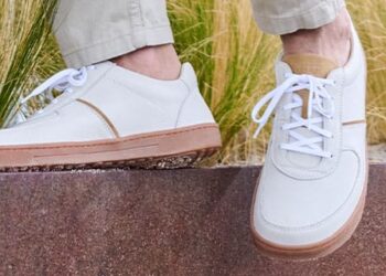 Embracing the Comfort and Versatility of Men’s Barefoot Shoes