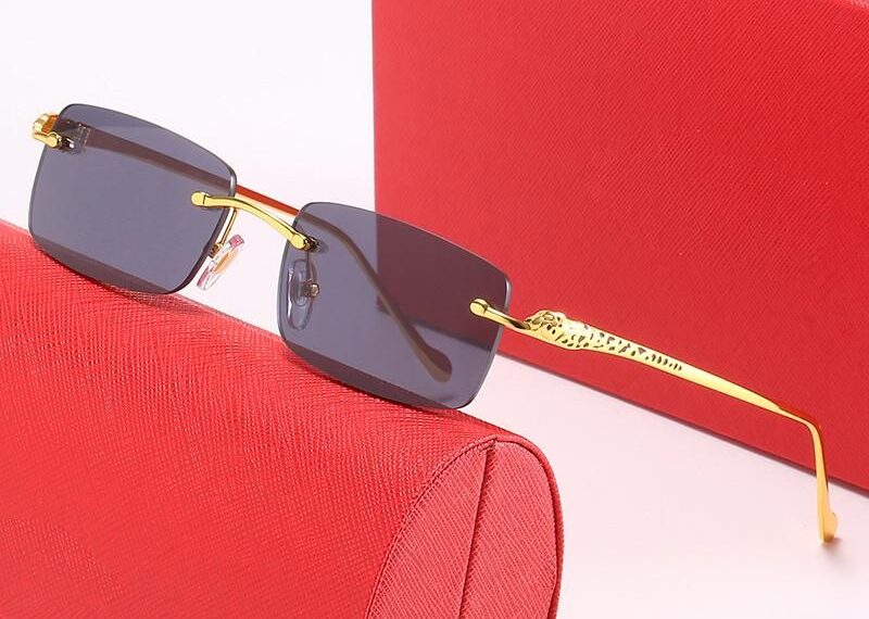 Adding Flair With Gold Frame Men’s Sunglasses